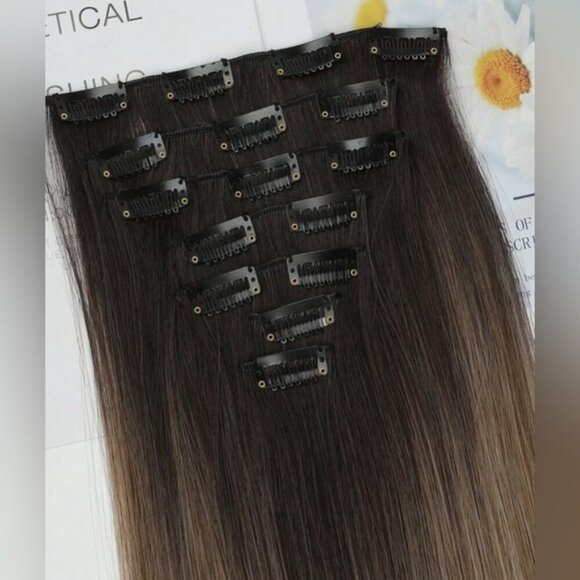 22 Inch Ombre Clip in Hair Extensions Brown to Light Blonde in Straight - Picture 2 of 5